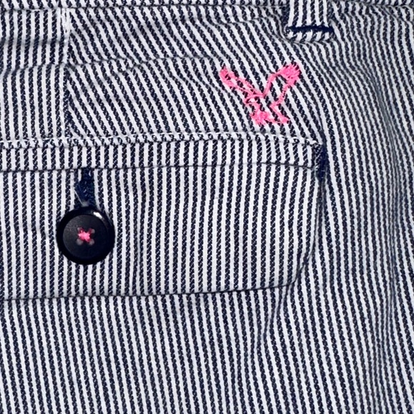 🦅 American Eagle size 8, pin stripe shorts - Picture 5 of 6